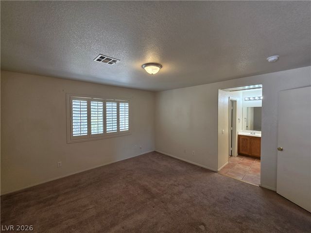 10021 VIA TORO Avenue ., Las Vegas, NV 89117