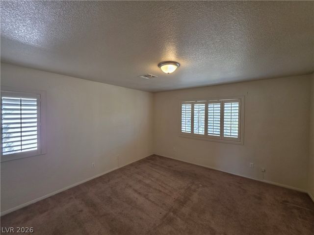 10021 VIA TORO Avenue ., Las Vegas, NV 89117