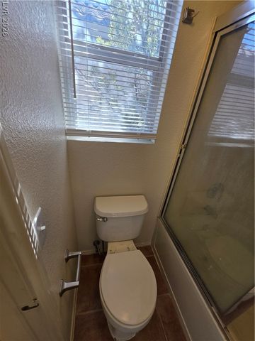 10021 VIA TORO Avenue ., Las Vegas, NV 89117