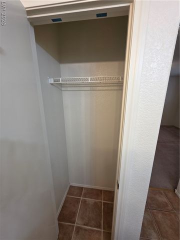 10021 VIA TORO Avenue ., Las Vegas, NV 89117