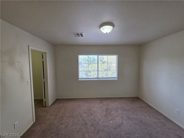 10021 VIA TORO Avenue ., Las Vegas, NV 89117
