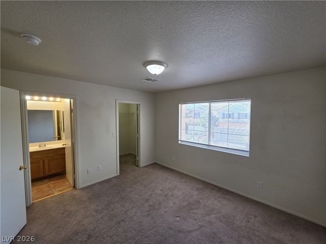 10021 VIA TORO Avenue ., Las Vegas, NV 89117