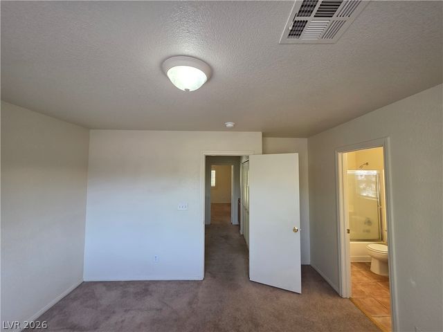 10021 VIA TORO Avenue ., Las Vegas, NV 89117