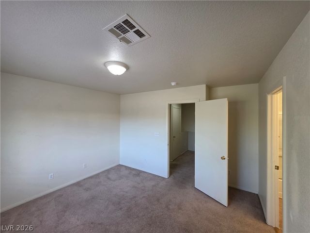 10021 VIA TORO Avenue ., Las Vegas, NV 89117