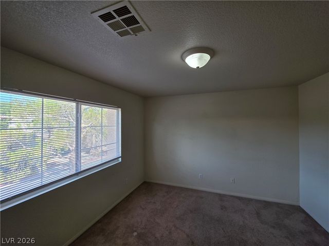 10021 VIA TORO Avenue ., Las Vegas, NV 89117