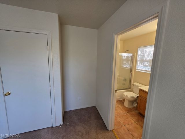 10021 VIA TORO Avenue ., Las Vegas, NV 89117