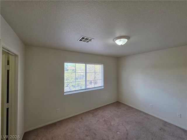 10021 VIA TORO Avenue ., Las Vegas, NV 89117