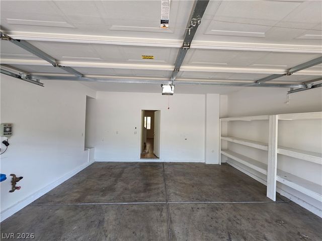 10021 VIA TORO Avenue ., Las Vegas, NV 89117