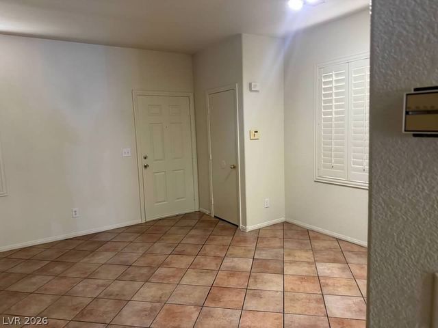 10021 VIA TORO Avenue ., Las Vegas, NV 89117
