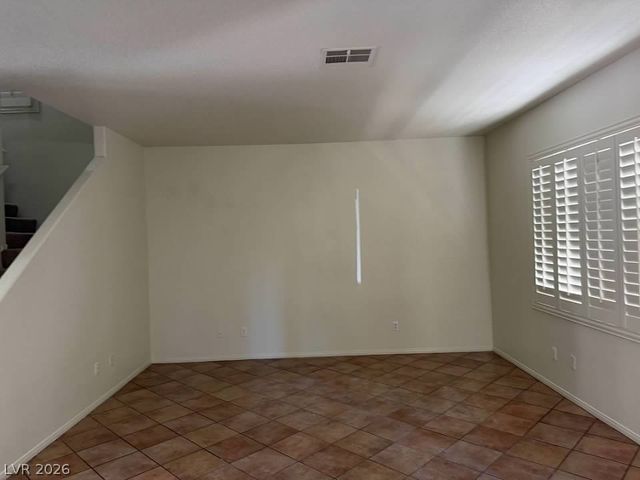 10021 VIA TORO Avenue ., Las Vegas, NV 89117