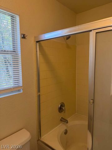 10021 VIA TORO Avenue ., Las Vegas, NV 89117