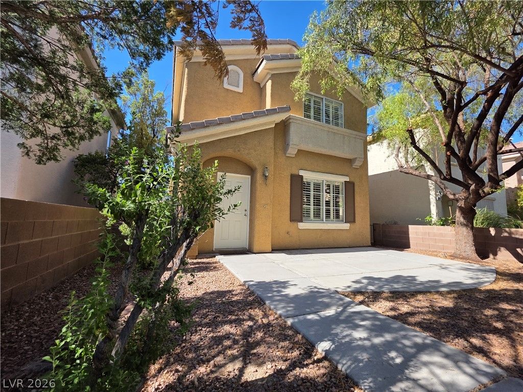 10021 VIA TORO Avenue ., Las Vegas, NV 89117