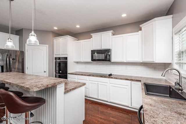 11700 Blair Creek Ct, Louisville, KY 40229