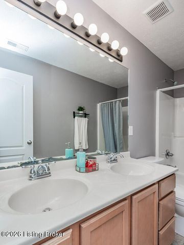 11700 Blair Creek Ct, Louisville, KY 40229