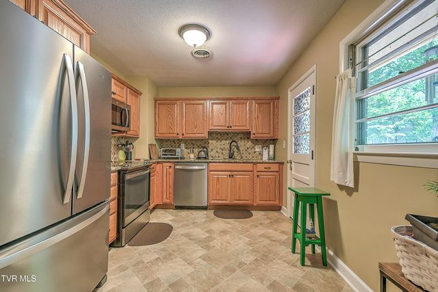 128 Hilltop Drive, Bristol, VA 24202