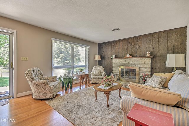 128 Hilltop Drive, Bristol, VA 24202