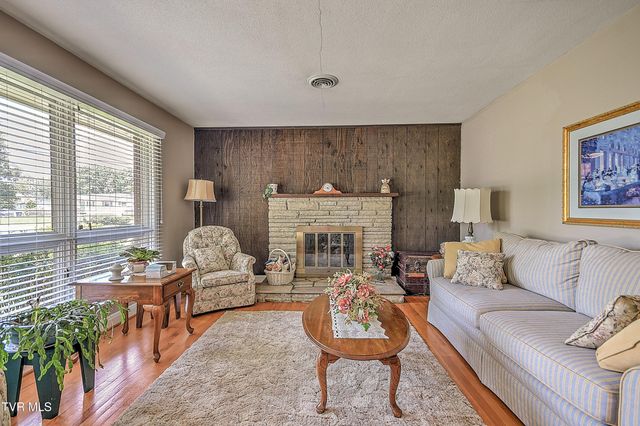 128 Hilltop Drive, Bristol, VA 24202