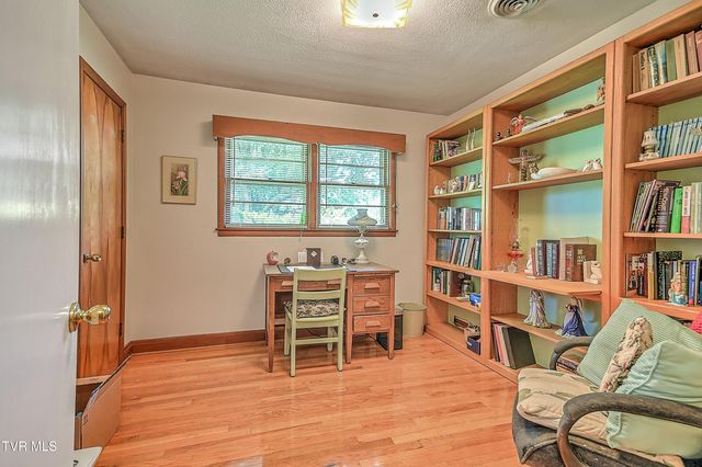 128 Hilltop Drive, Bristol, VA 24202