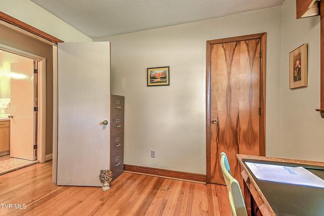 128 Hilltop Drive, Bristol, VA 24202
