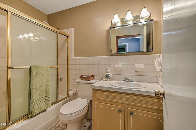 128 Hilltop Drive, Bristol, VA 24202