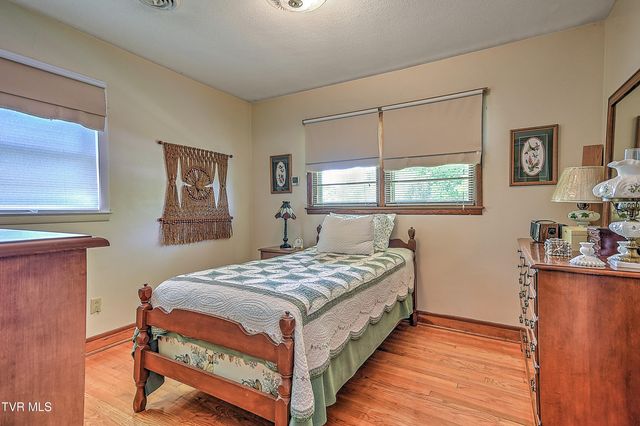 128 Hilltop Drive, Bristol, VA 24202