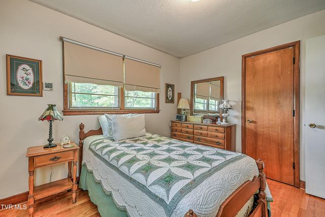 128 Hilltop Drive, Bristol, VA 24202
