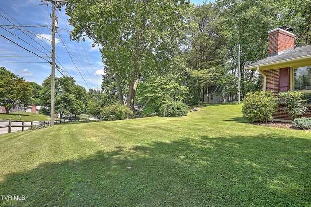 128 Hilltop Drive, Bristol, VA 24202