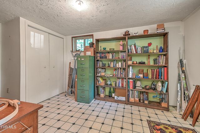 128 Hilltop Drive, Bristol, VA 24202