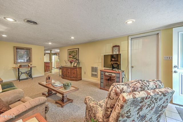 128 Hilltop Drive, Bristol, VA 24202