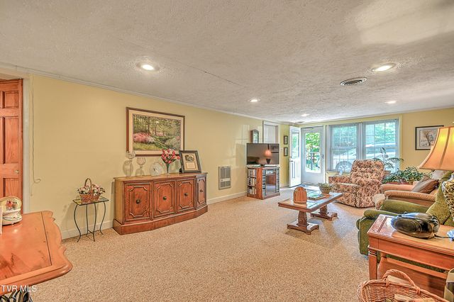 128 Hilltop Drive, Bristol, VA 24202