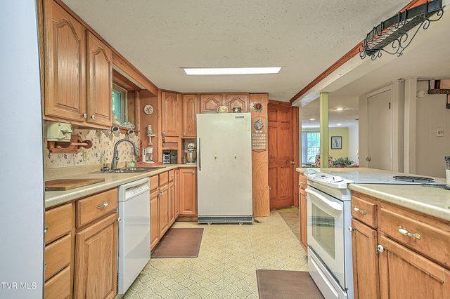 128 Hilltop Drive, Bristol, VA 24202