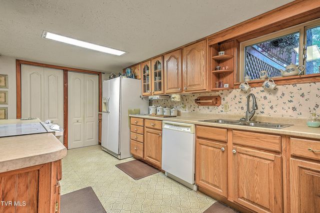 128 Hilltop Drive, Bristol, VA 24202