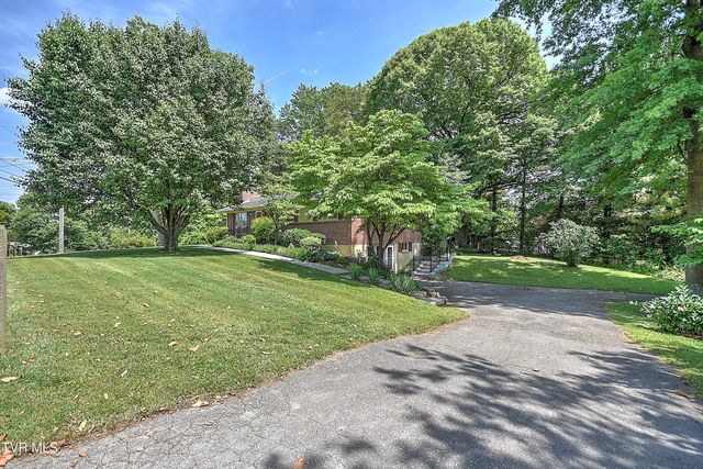 128 Hilltop Drive, Bristol, VA 24202