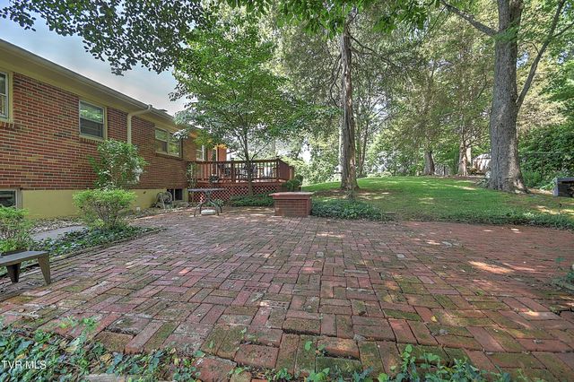 128 Hilltop Drive, Bristol, VA 24202