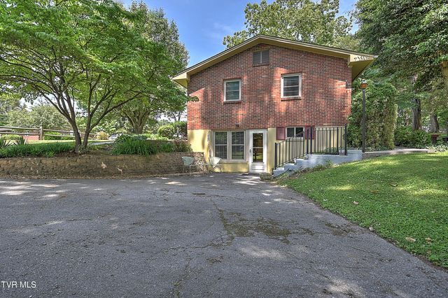 128 Hilltop Drive, Bristol, VA 24202