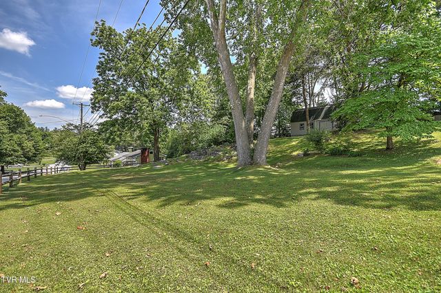 128 Hilltop Drive, Bristol, VA 24202