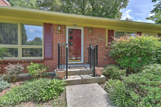 128 Hilltop Drive, Bristol, VA 24202