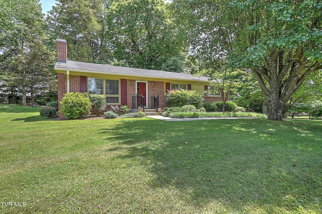 128 Hilltop Drive, Bristol, VA 24202