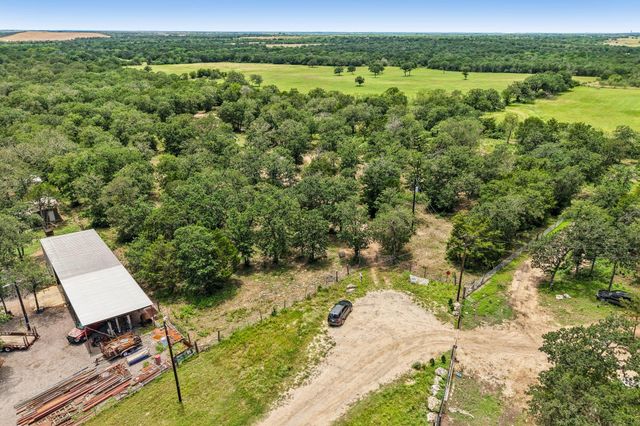 499 Bridgestone CT, Lockhart, TX 78644