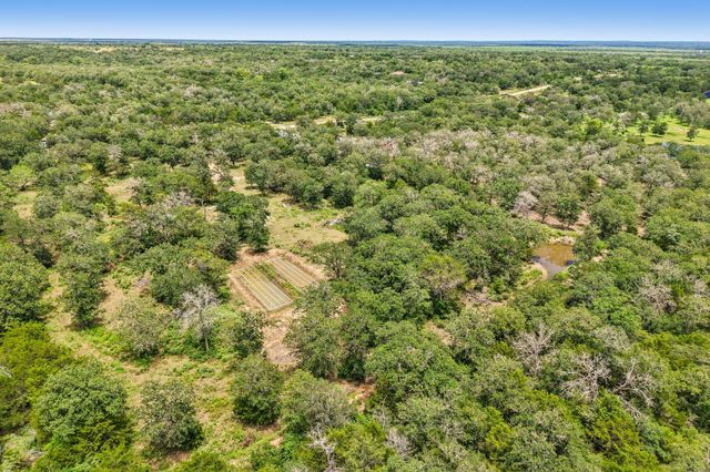 499 Bridgestone CT, Lockhart, TX 78644
