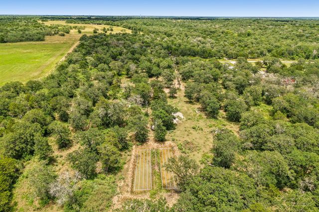 499 Bridgestone CT, Lockhart, TX 78644