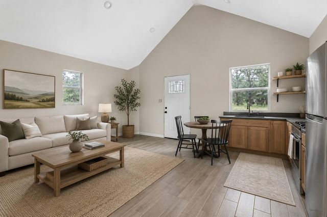 499 Bridgestone CT, Lockhart, TX 78644