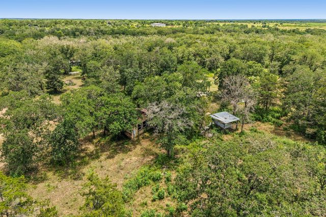 499 Bridgestone CT, Lockhart, TX 78644