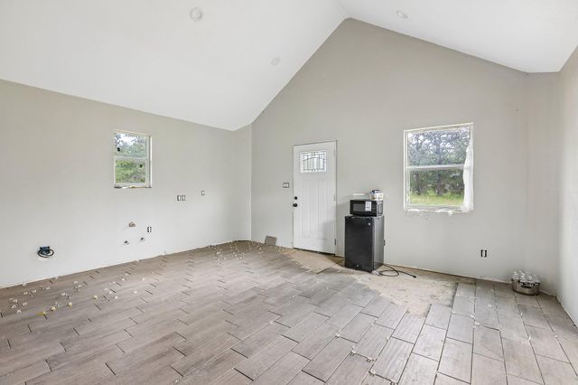 499 Bridgestone CT, Lockhart, TX 78644