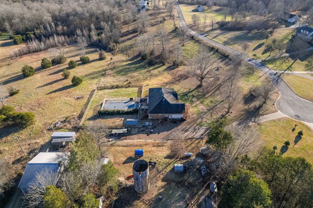 2380 Beasley Ln, Columbia, TN 38401