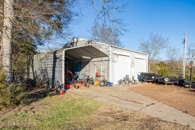 2380 Beasley Ln, Columbia, TN 38401