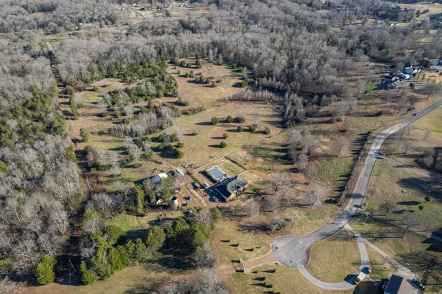 2380 Beasley Ln, Columbia, TN 38401