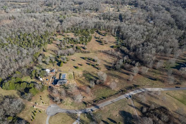 2380 Beasley Ln, Columbia, TN 38401