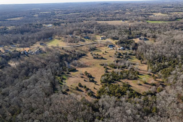 2380 Beasley Ln, Columbia, TN 38401