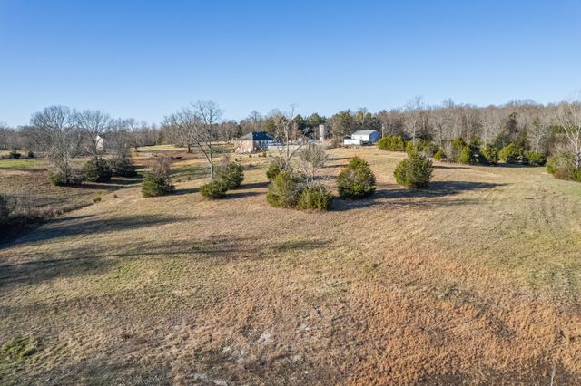 2380 Beasley Ln, Columbia, TN 38401